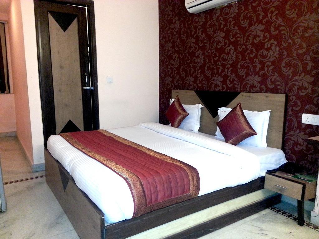 דלהי Hotel Ananda מראה חיצוני תמונה