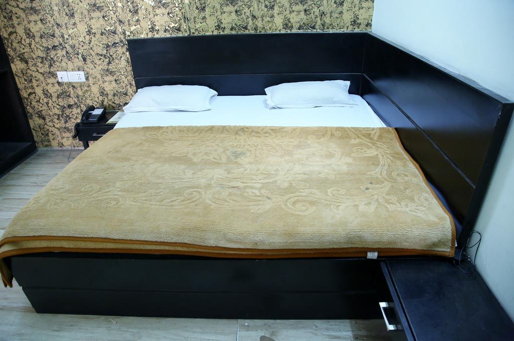 דלהי Hotel Ananda חדר תמונה