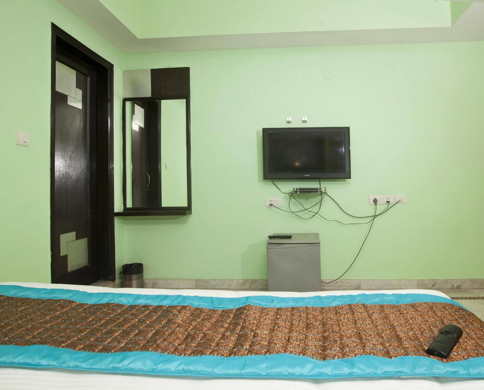 דלהי Hotel Ananda מראה חיצוני תמונה