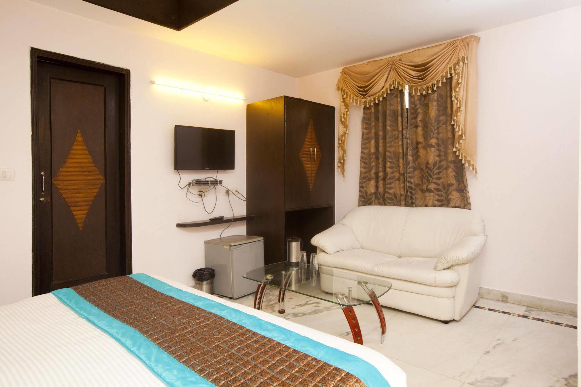 דלהי Hotel Ananda מראה חיצוני תמונה