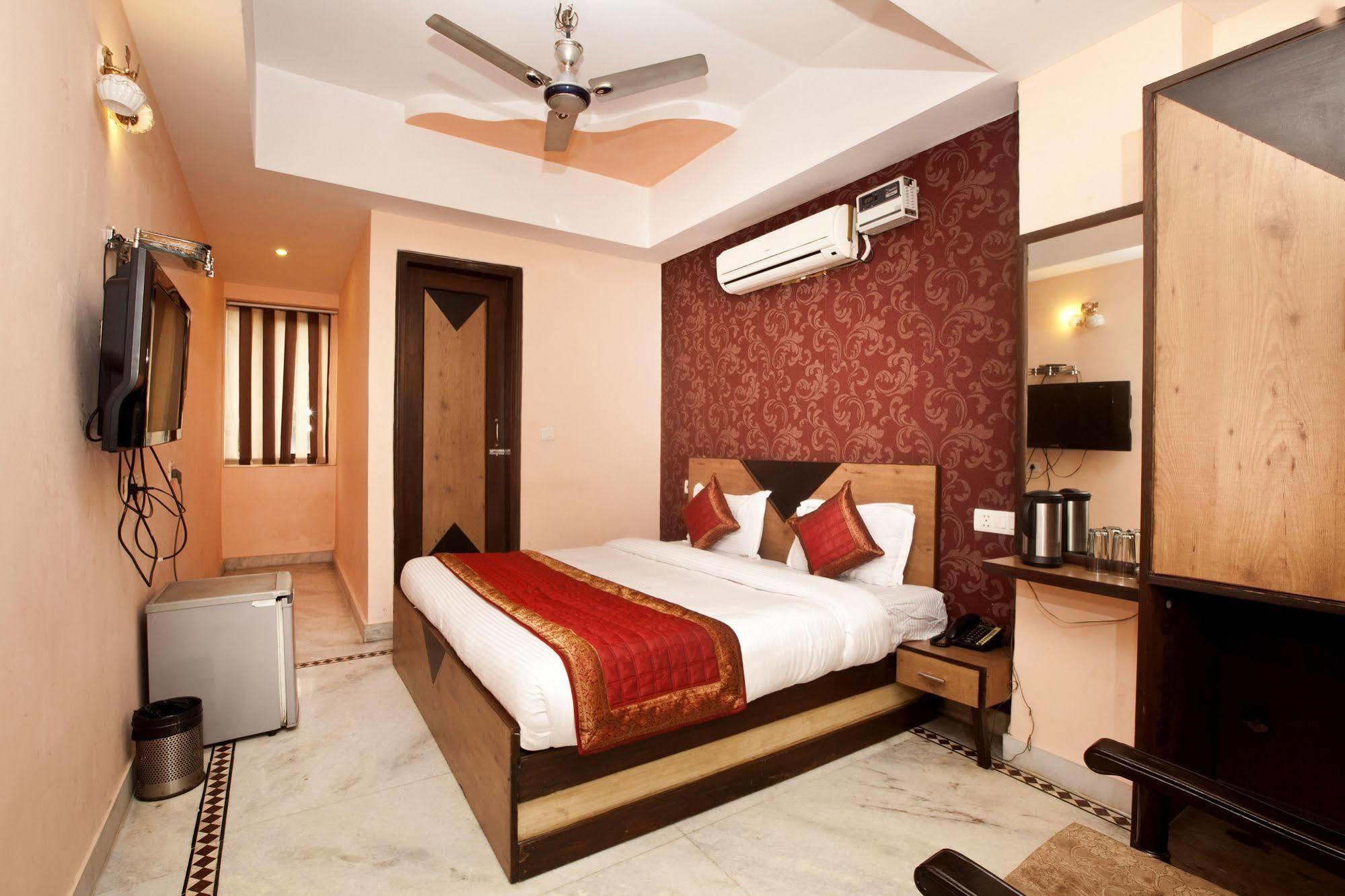 דלהי Hotel Ananda מראה חיצוני תמונה